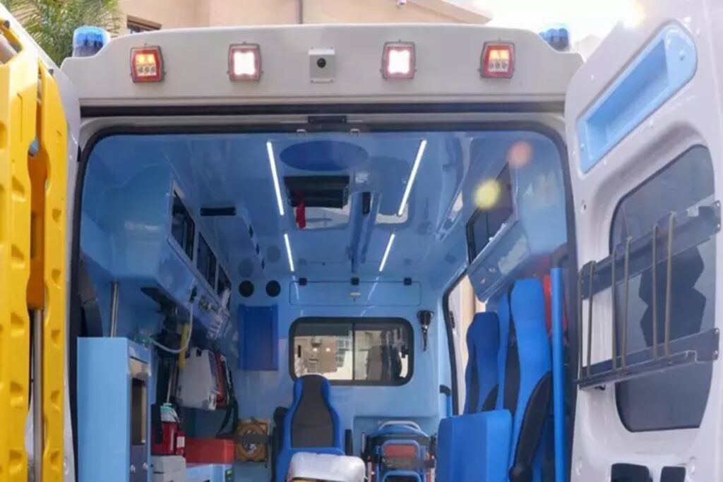 Un'ambulanza