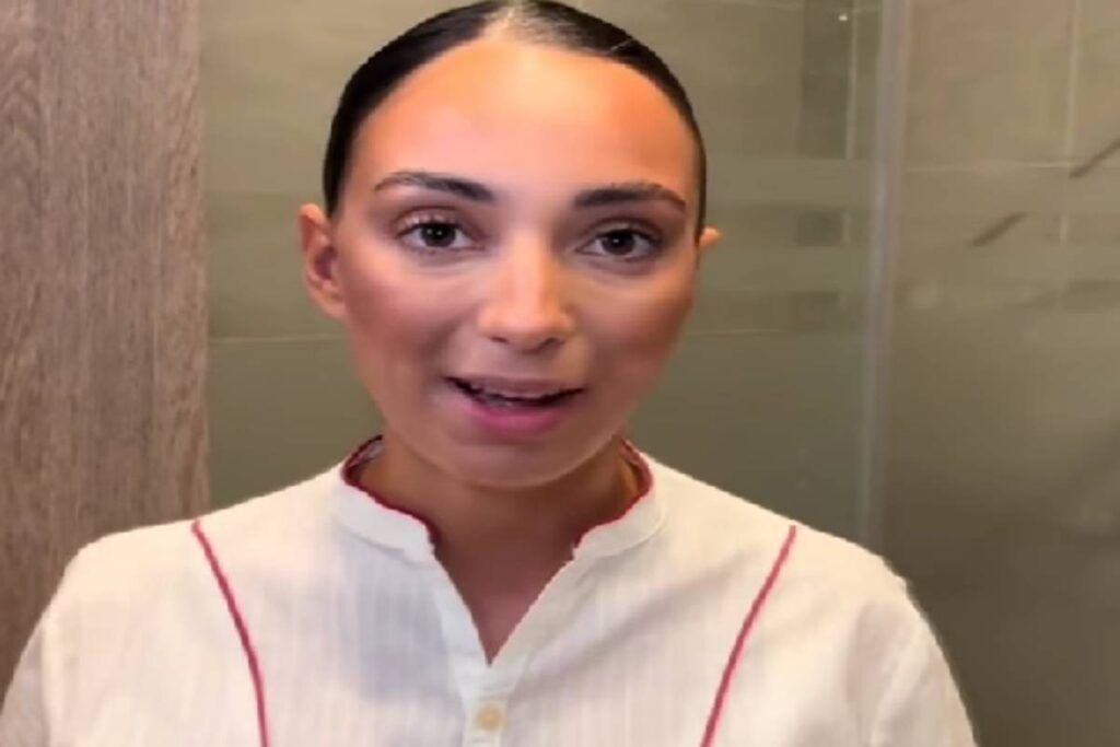 Il video dell'assistente di volo che rivela il proprio stipendio su TikTok