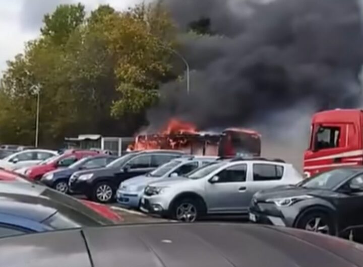 bus in fiamme a roma