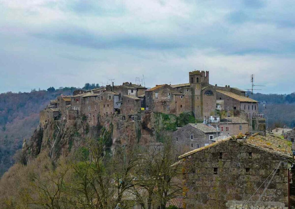 Calcata, borgo magico nel Lazio