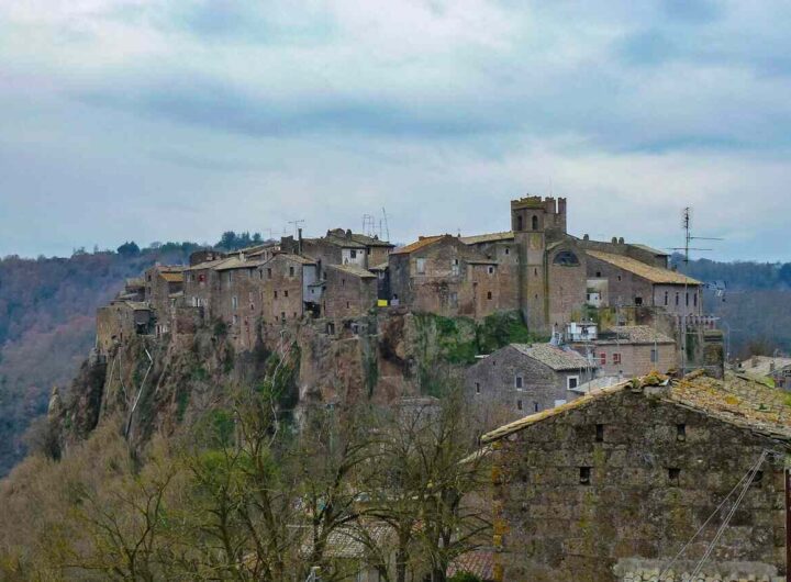 Calcata, borgo magico nel Lazio