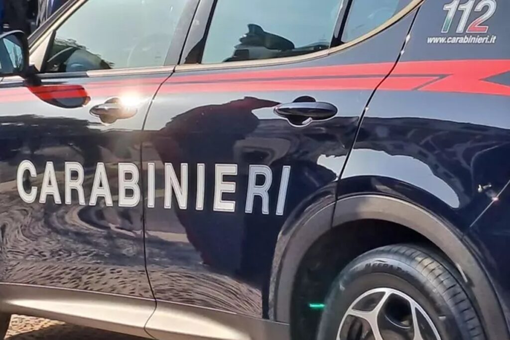Una volante dei carabinieri