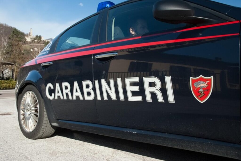 Una volante dei carabinieri