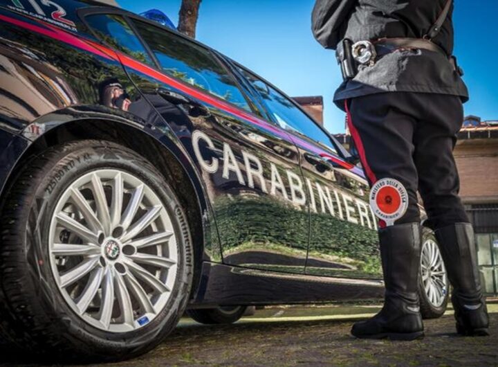 Una volante dei carabinieri
