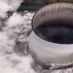 Demolita torre di raffeddamento di una centrale nucleare