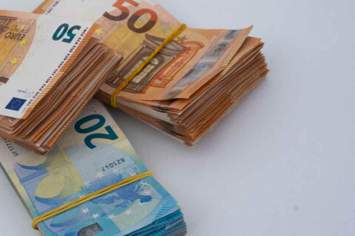 Il genio del giorno, l’uomo fermato in aeroporto con 160mila euro nascosti nelle scatole di corn flakes