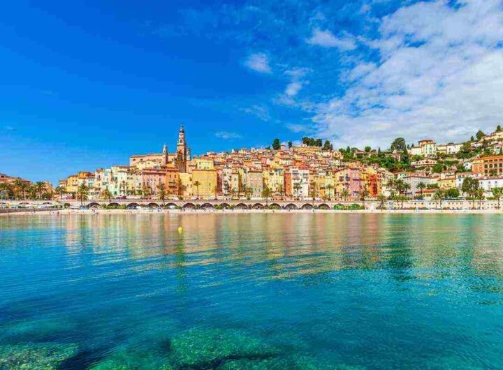 Il paradiso a 40 minuti dall’Italia, un’oasi sospesa tra cielo e mare