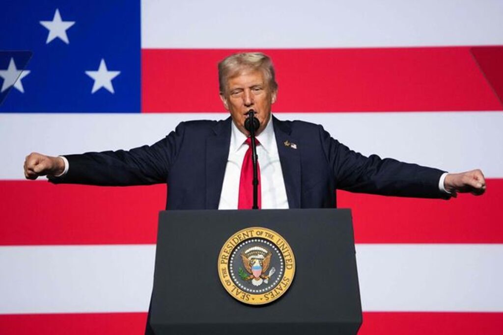 Gaza a un passo dalla pace, Trump aspira al Premio Nobel, Landini vuole più tasse, solo Mbappe può salvare Macron , nella foto Donald Trump