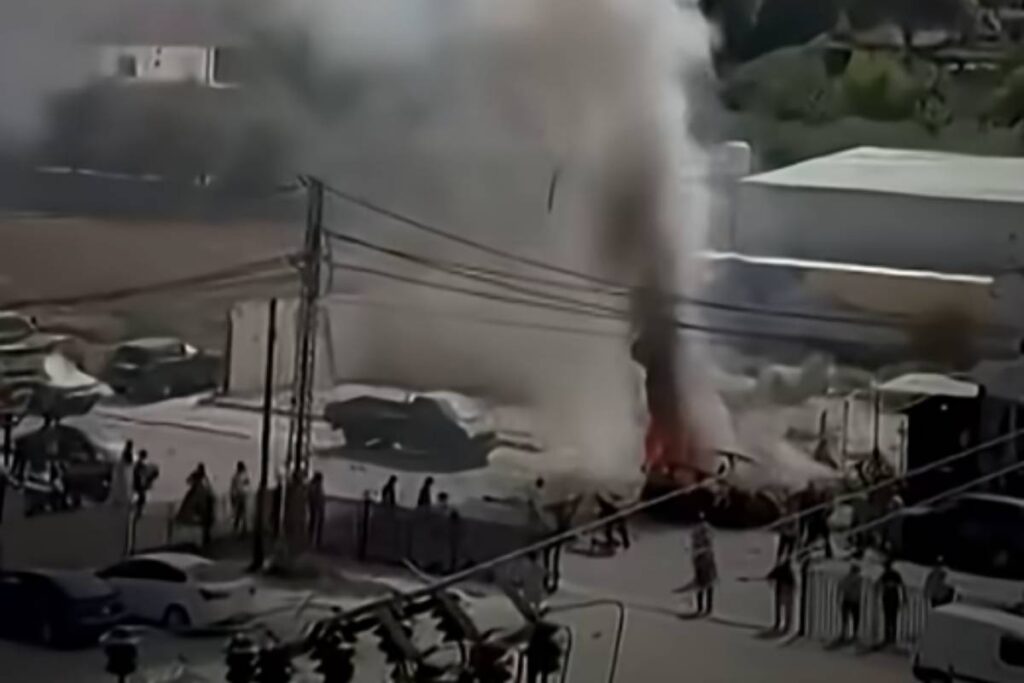 Auto colpita da un drone israeliano