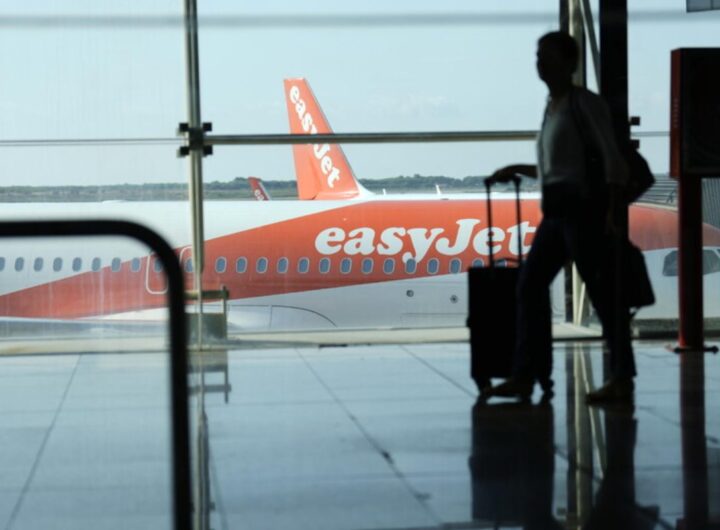 un aereo easyjet