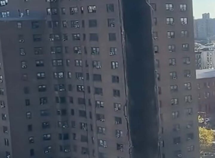 Crolla parte di un edificio a 20 piani nel Bronx