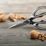 segreto geniale dei manici scanalati delle forbici da cucina