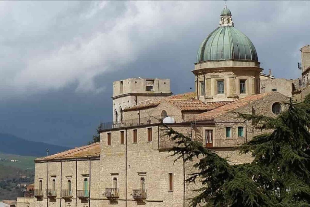 borgo della sicilia con i tramonti più belli