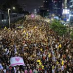 La gente festeggia a Gaza