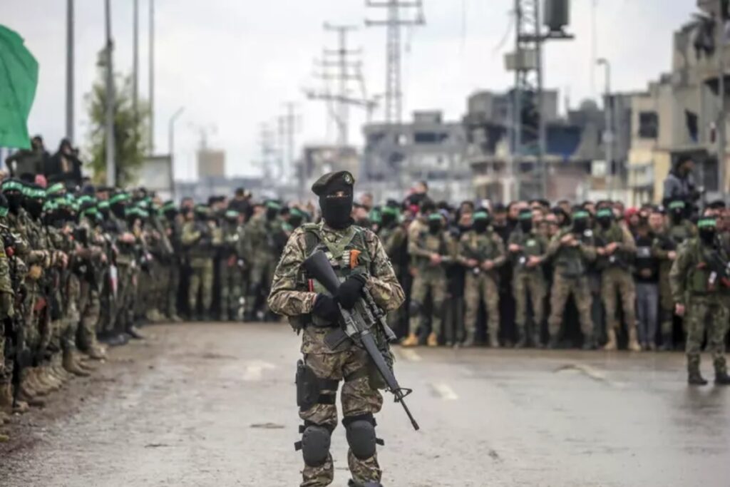 A Gaza una realtà diversa traspare dopo la tregua di Trump: i clan e l’opposizione a Hamas, nella foto miliziani di hamas