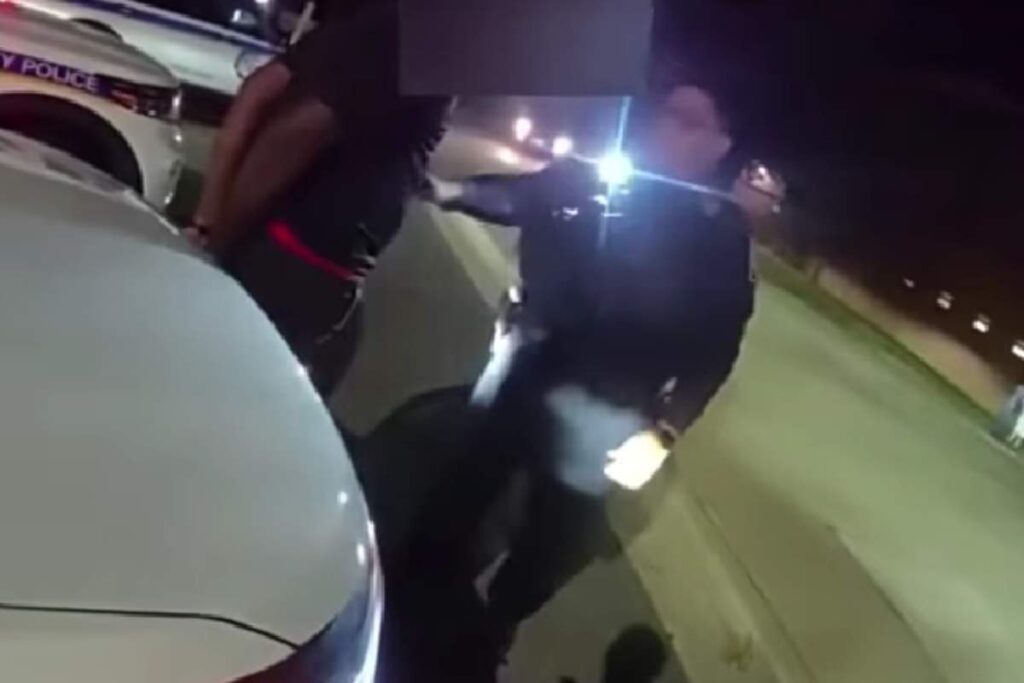 Studente ammanettato