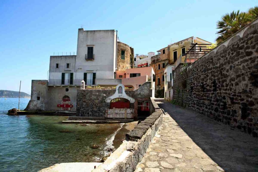 Perché visitare Ischia d'autunno