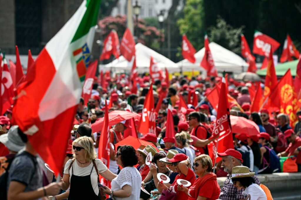 Il senso di Landini per lo sciopero generale ha radici profonde, già dalla FIOM nel 2011, parlava così , nella foto manifestazione cgil