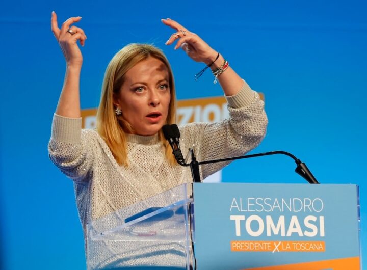 meloni comizio firenze