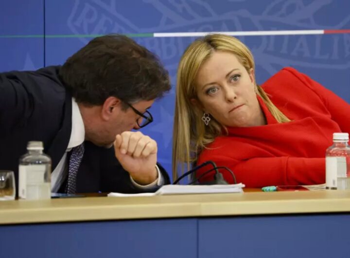 La cortigiana di Landini imbarazza la sinistra, il testa-coda di Soumahoro le dà il colpo di grazia , nella foto meloni e Giorgetti