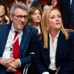 Landini e la cortigiana: chi vuole il disarmo è all’ultimo stadio o è al soldo di chi si arma, nella foto meloni e landini
