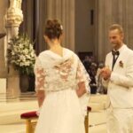 Notre-Dame, il carpentiere che ha contribuito alla ricostruzione si sposa nella cattedrale