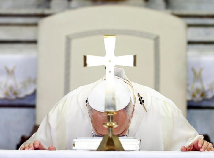 Cristiani perseguitati in Sudan e Nigeria, il Papa Leone XIV prega, Trump fa il bullo e minaccia guerra. messa del papa