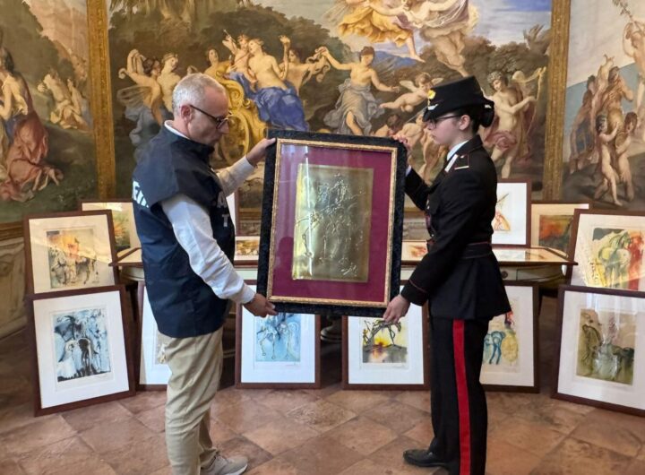 carabinieri alla mostra parma dalì