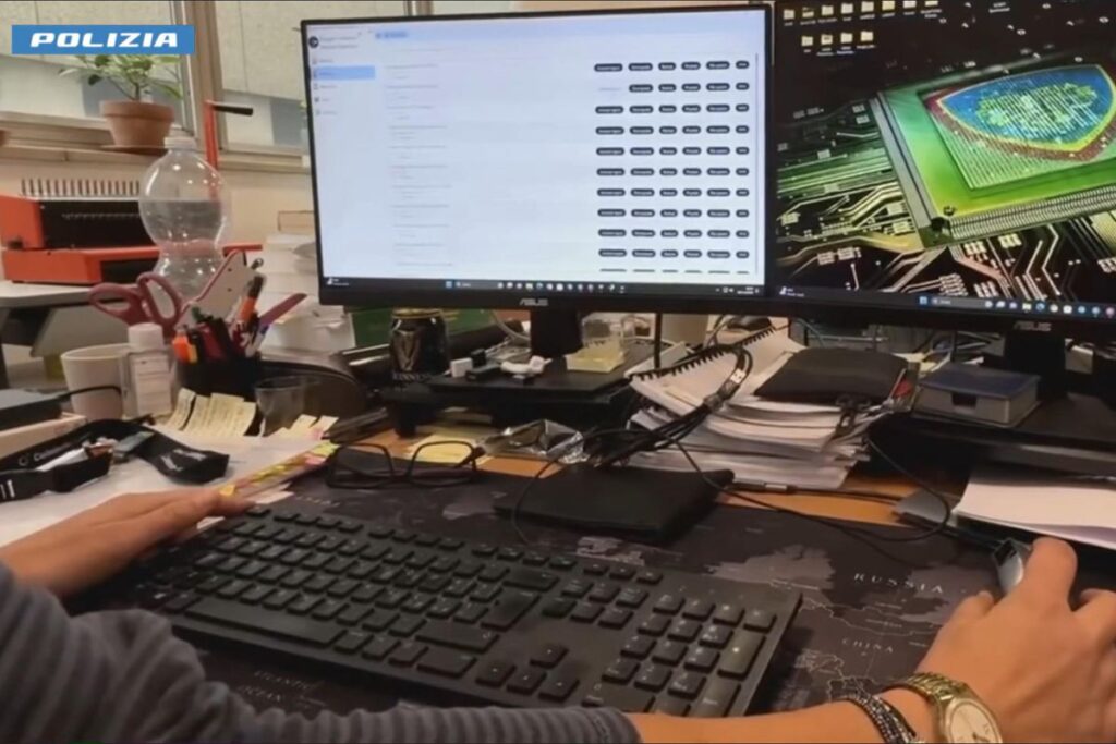 polizia al lavoro contro pedofilo venezia