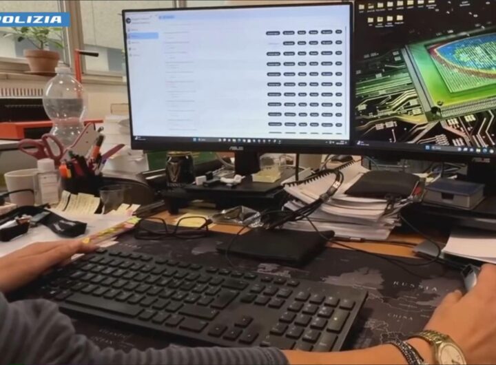 polizia al lavoro contro pedofilo venezia