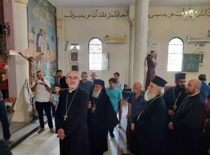 Parolin in campo, il Vaticano denuncia: "Dai coloni israeliani attacchi ai cristiani", nella foto il card. Pizzaballa