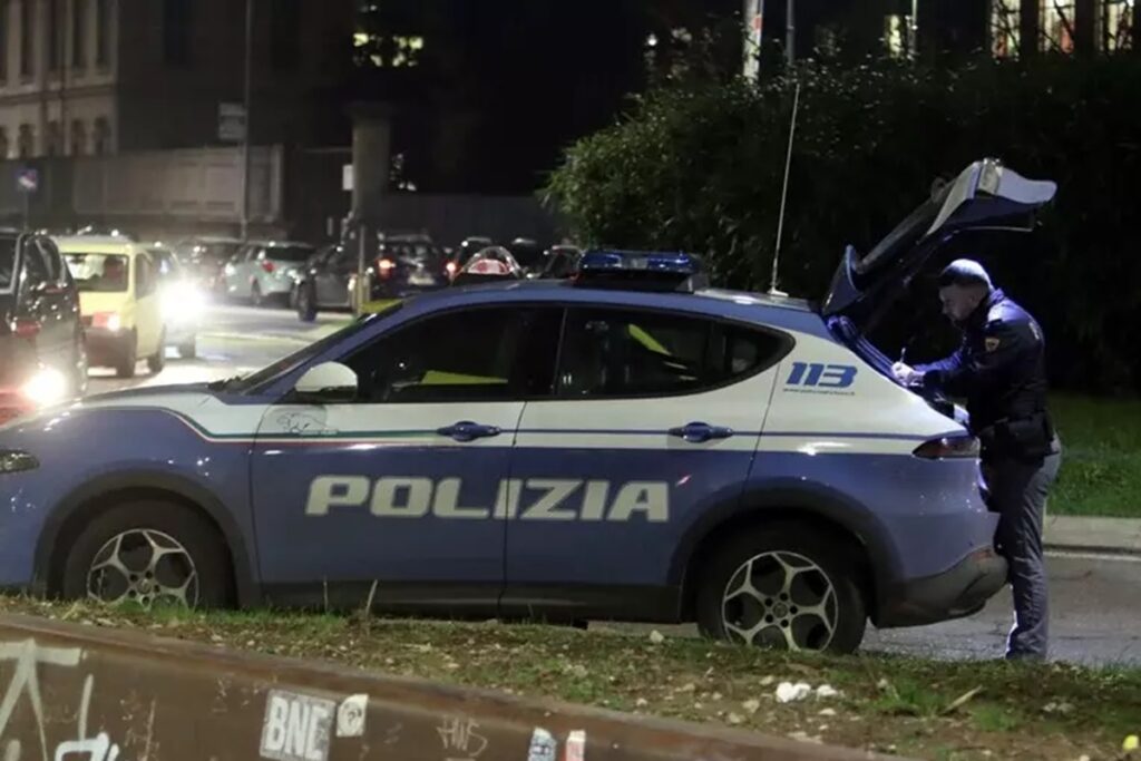 Una volante della polizia