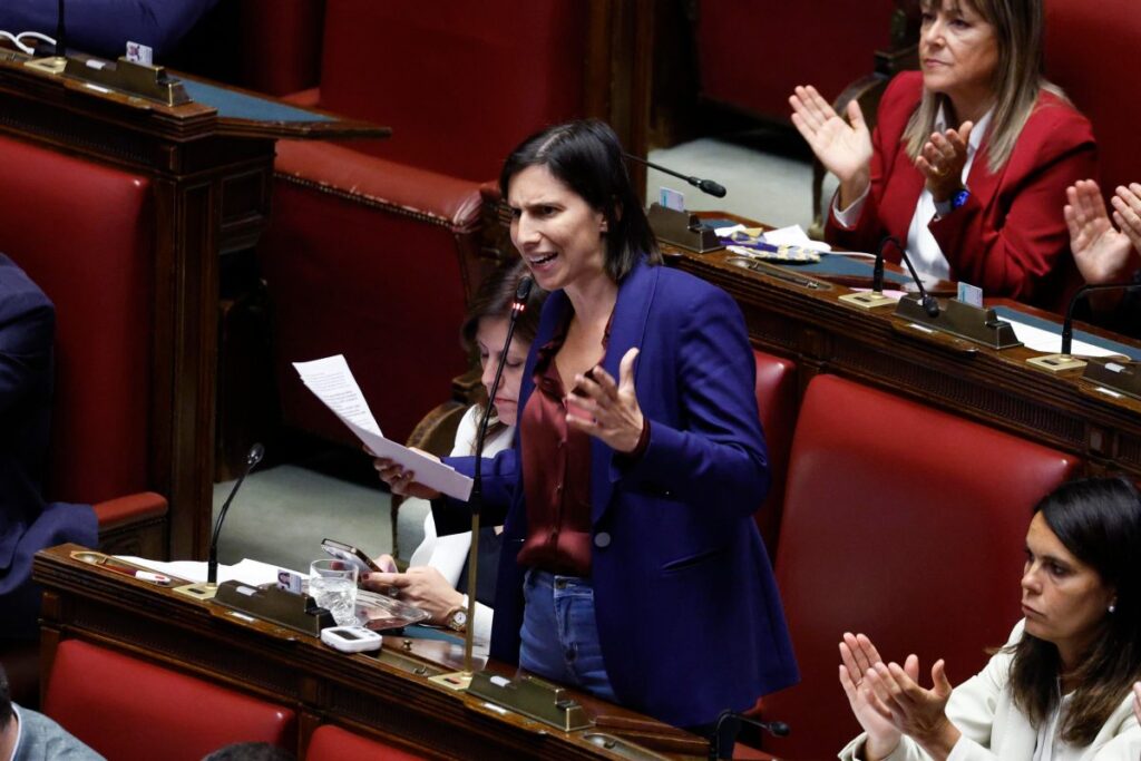 Nulla di nuovo sotto il sole della politica: liti nel Pd, Salvini bau, Schlein sogna, Meloni incoronata a Atreju, nella foto schlein in parlamento sulla flotilla