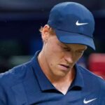 Sinner torna campione a Vienna, batte Zverev in 3 set dopo una battaglia di 2h28’ in un match molto muscolare, nella foto Sinner