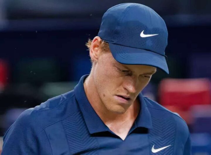 Sinner torna campione a Vienna, batte Zverev in 3 set dopo una battaglia di 2h28’ in un match molto muscolare, nella foto Sinner