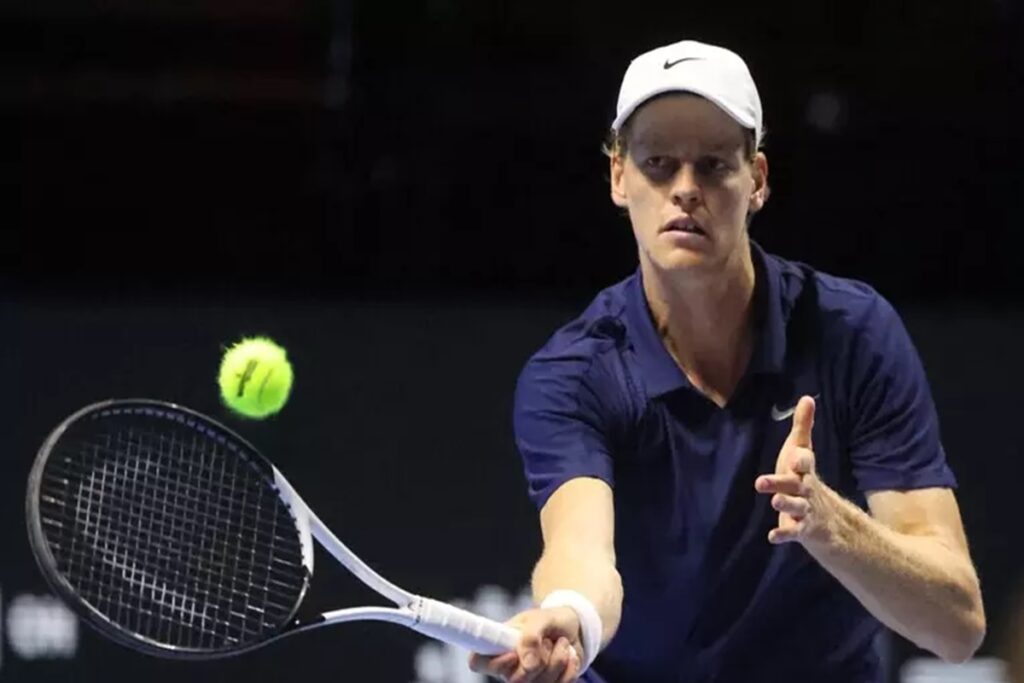 In Campania le Regionali saranno il test della politica, in tv la prova che il calcio ha deluso, nella foto Jannik Sinner