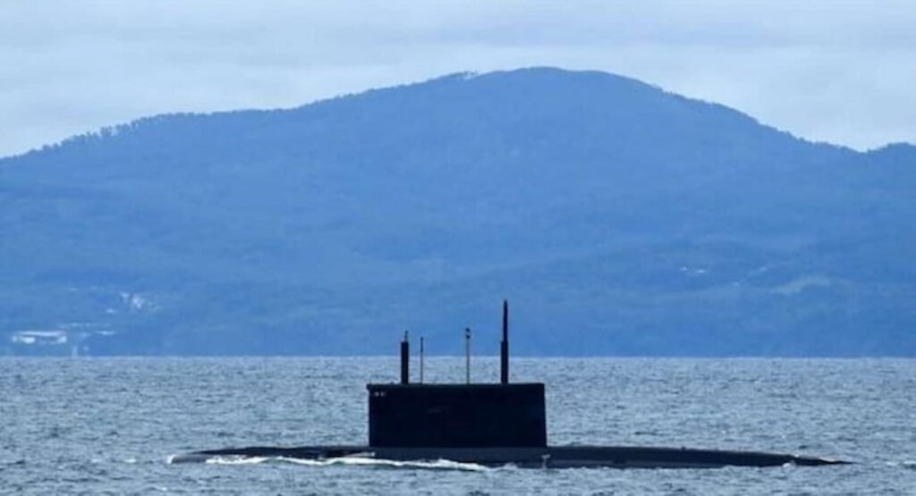 La Russia minaccia l’Europa dal cielo e dal mare: droni sottomarini, navi ombra, la guerra è aperta