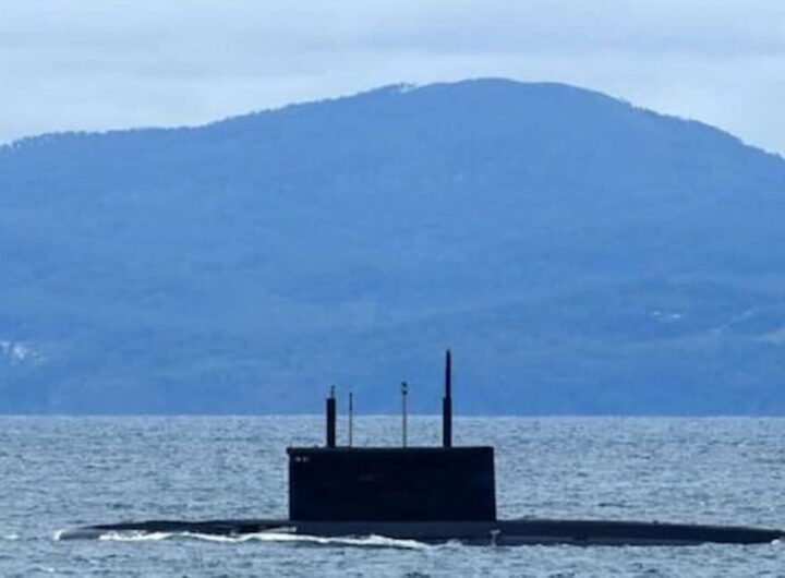 La Russia minaccia l’Europa dal cielo e dal mare: droni sottomarini, navi ombra, la guerra è aperta