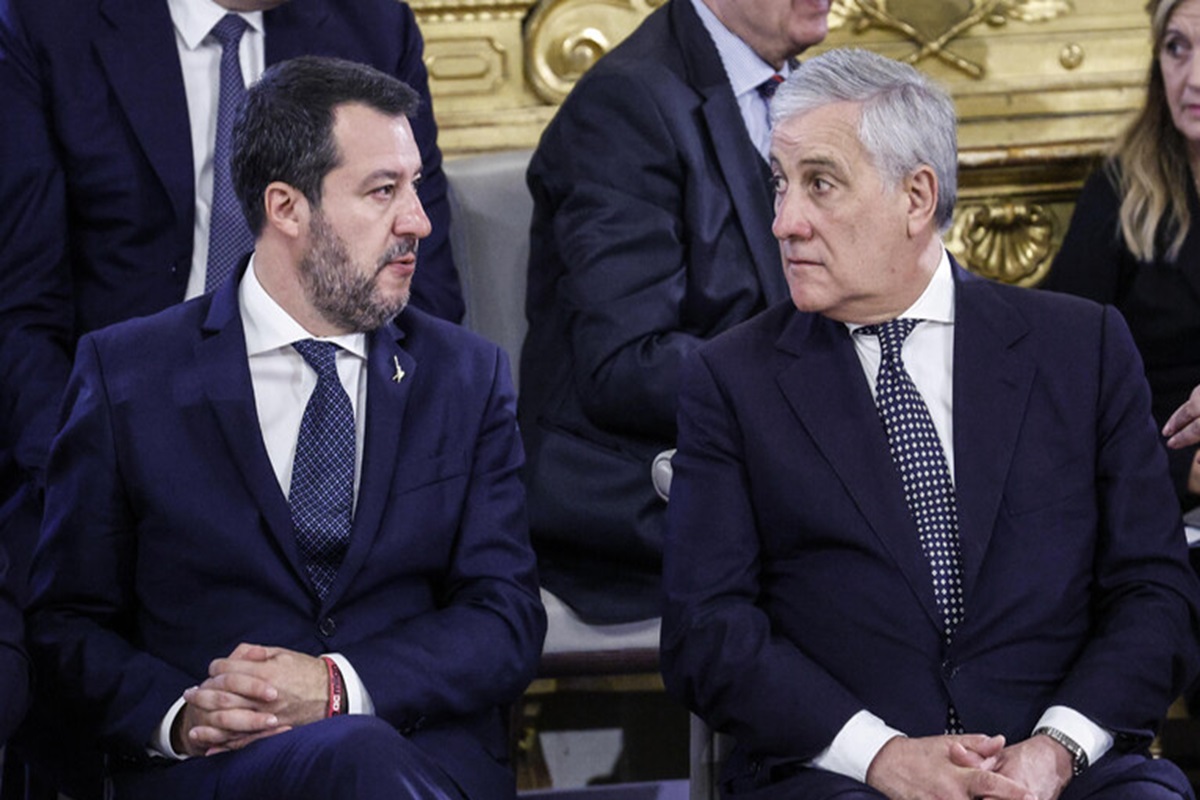 Italia Paese diviso come il mondo: pace appesa a un filo, voti appesi al nome di un cane, nella foto Antonio Tajani e Matteo Salvini
