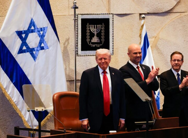 A Gaza la tregua è appesa a un filo, Trump “No King” ha altro (Putin?) in testa: un quadro desolante, nella foto trump alla knesset