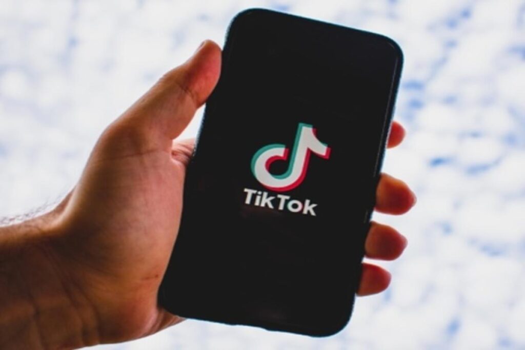 schermata TikTok sul cellulare