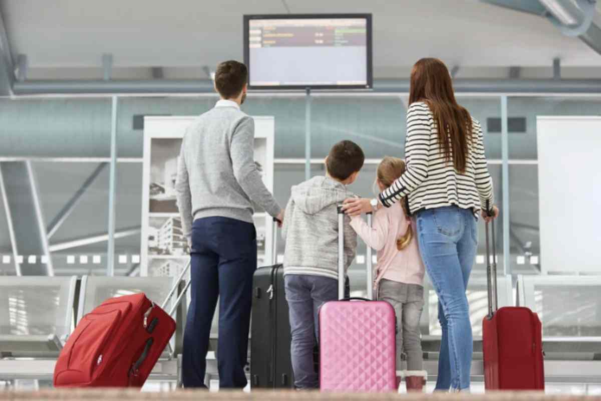 Come viaggiare in famiglia spendendo pochissimo: i trucchi che le agenzie non vogliono farti scoprire