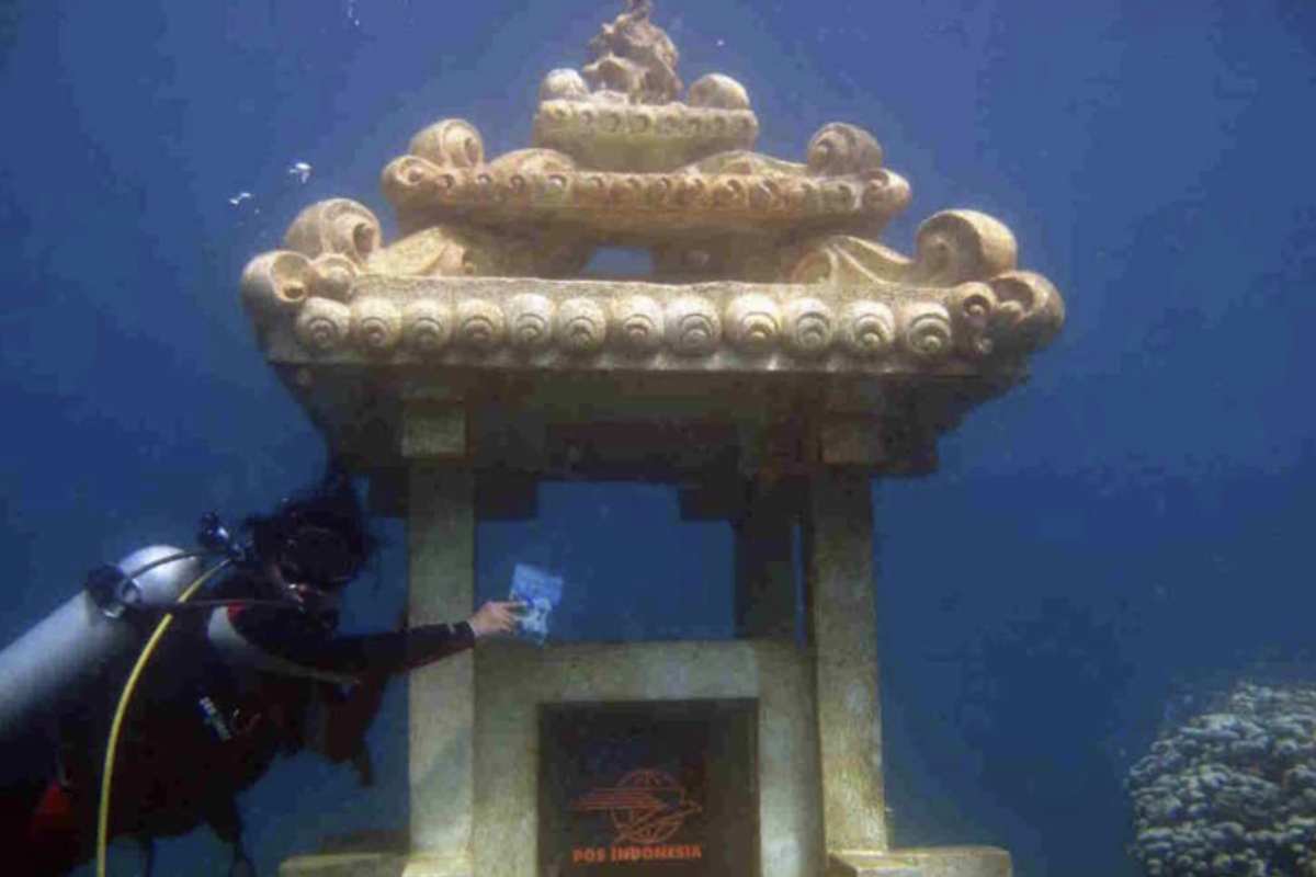 L’arcipelago indonesiano, con oltre 17.500 isole e una popolazione superiore a 286 milioni di abitanti, è il più grande Stato arcipelago del mondo.