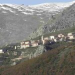 La nascita di Frattura Vecchia risale alla fine del IX secolo, quando i conti Di Sangro fondarono il borgo che, nel 1091,