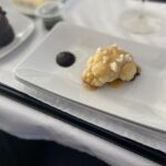 “Sono vegetariano”: e lui è morto in aereo dopo avere mangiato carne, la famiglia chiede i danni