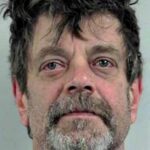 Un padre decapita il figlio tredicenne che ha trovato foto di lui che mangiava feci vestito da donna, nella foto Mark Redwine.