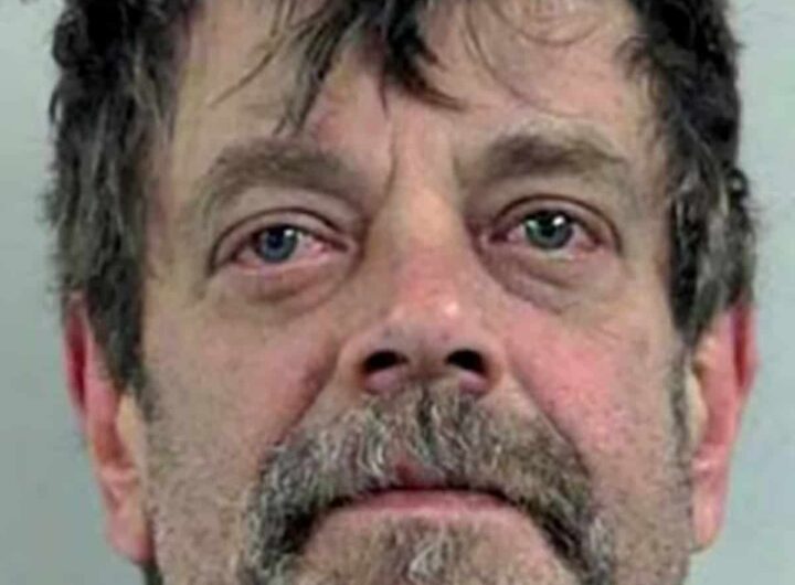 Un padre decapita il figlio tredicenne che ha trovato foto di lui che mangiava feci vestito da donna, nella foto Mark Redwine.