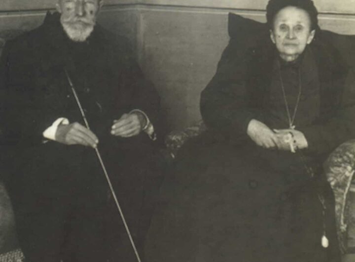 Da satanista a santo, il lungo cammino di Bartolo Longo, fondatore del santuario di Pompei, nella foto con la moglie nel 1920