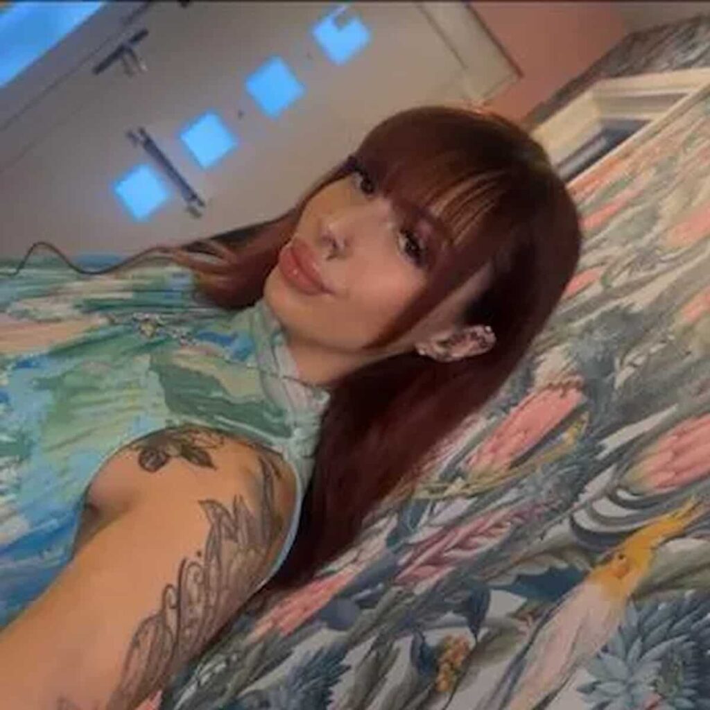 Guardia carceraria inglese ha rapporto con un detenuto nella sala di preghiera (e una relazione con un altro)