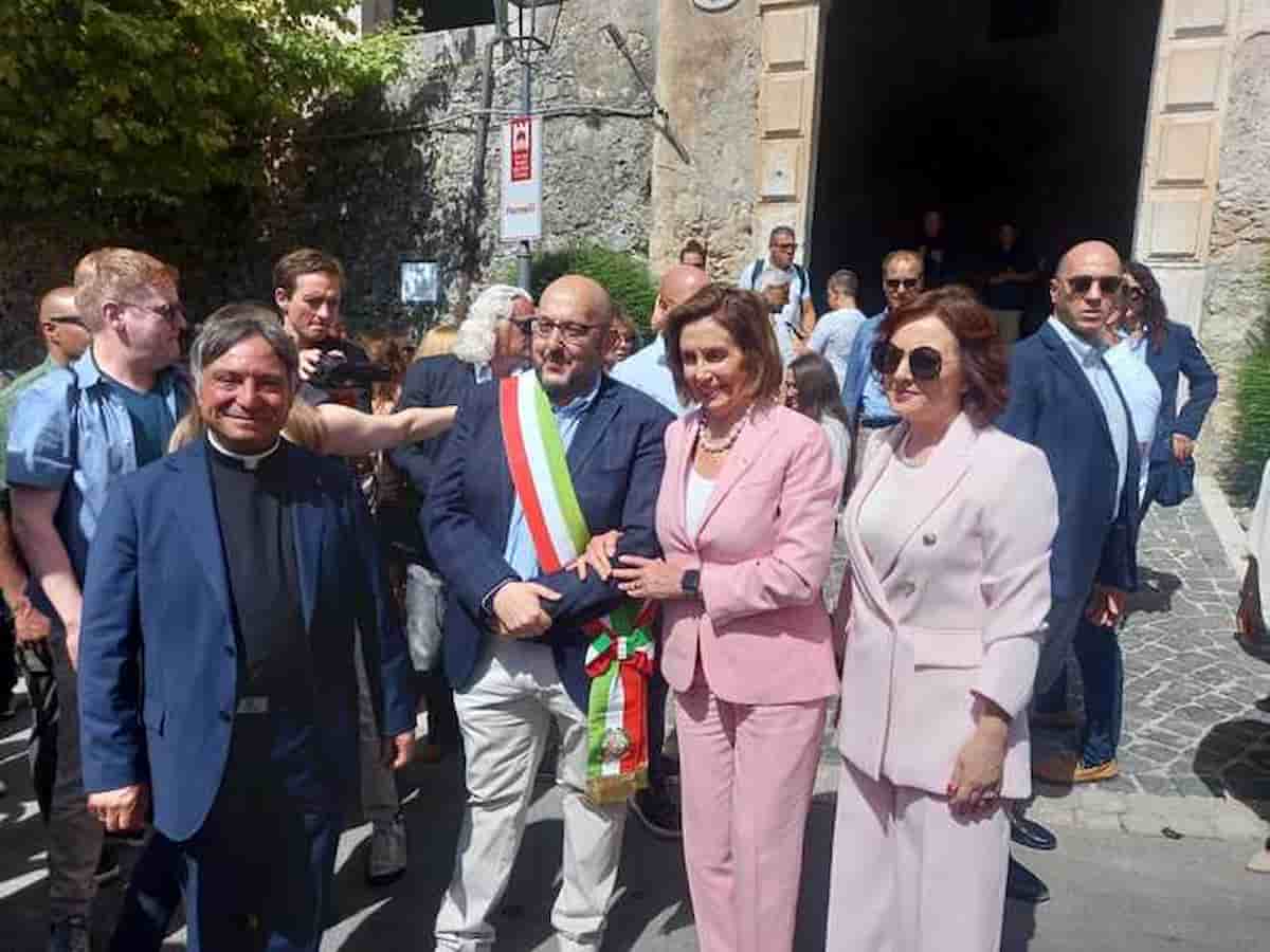 Donne di successo, Nancy Pelosi si ritira, titano della politica americana, figlia di emigranti italiani 